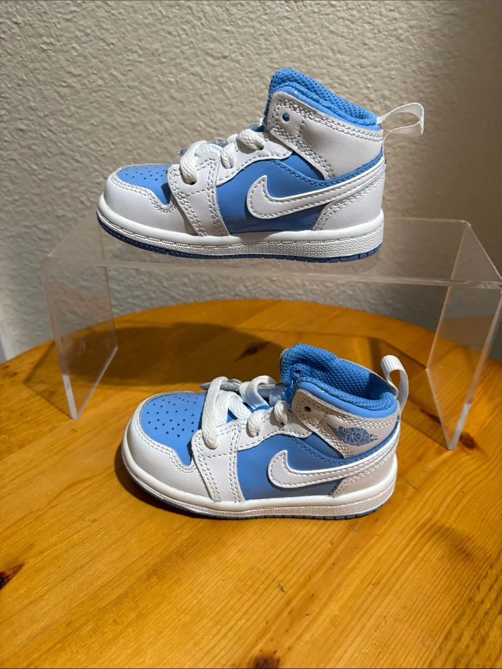 Nike Kids Blue and White Athletic Sneakers 5C